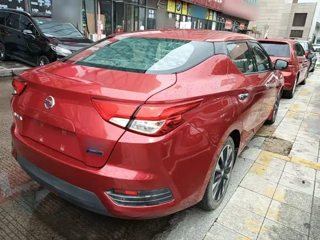 Nissan Bluebird — миниатюра 7