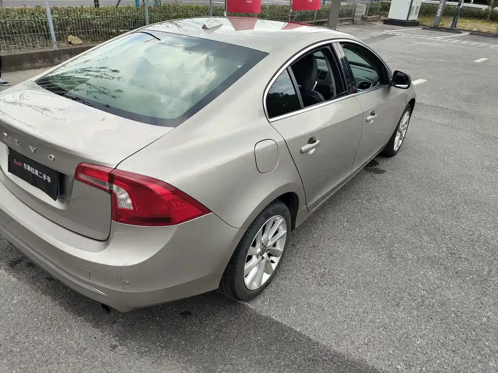 Volvo S60 — миниатюра 4