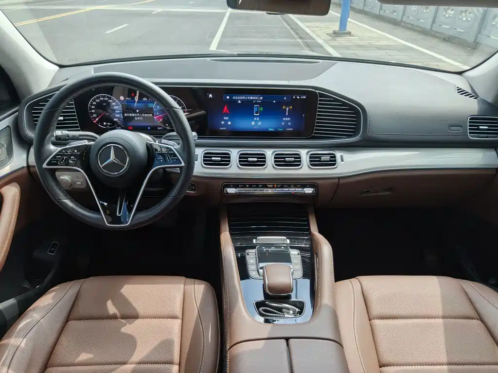Mercedes-Benz GLE (Import) — миниатюра 9