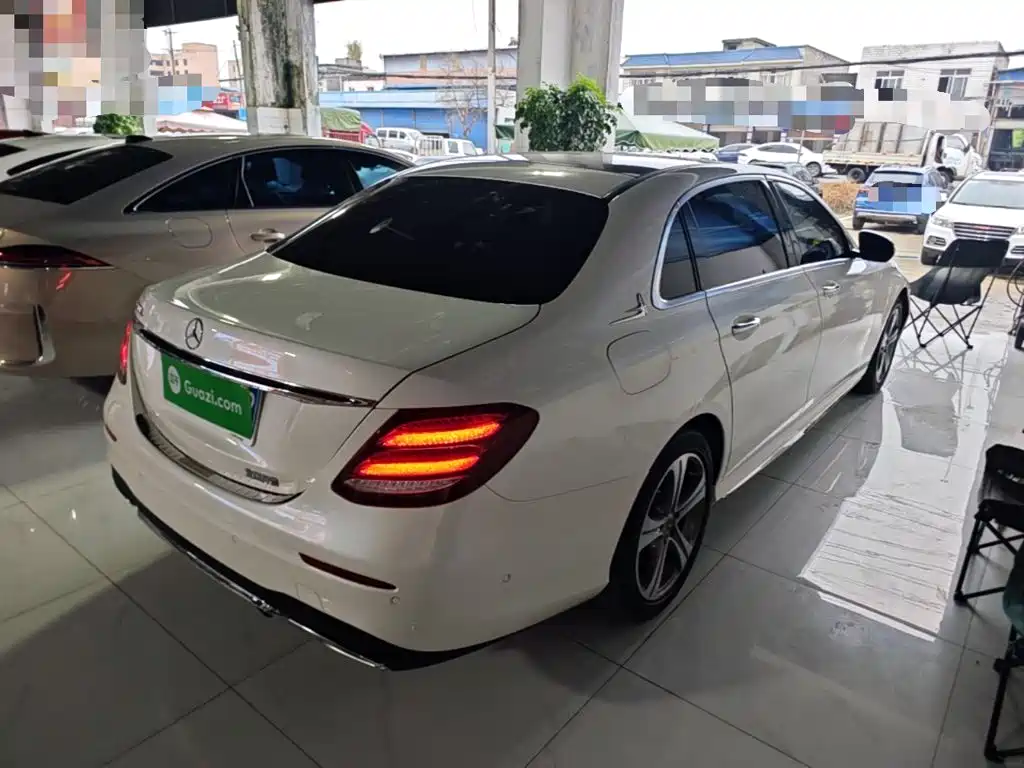 Mercedes-Benz E-Class — миниатюра 7