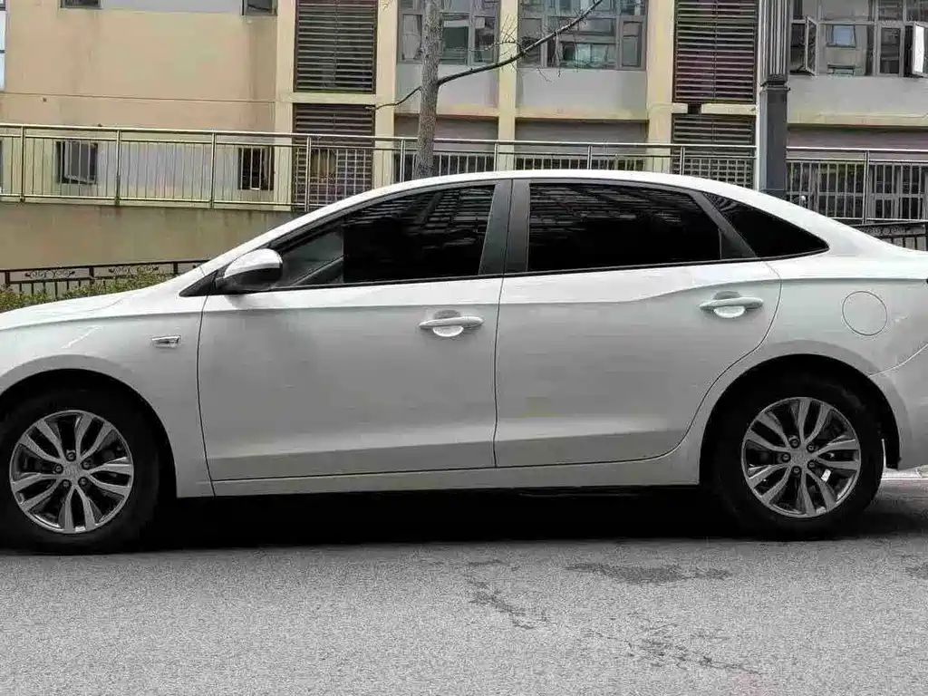 Buick Excelle — миниатюра 3