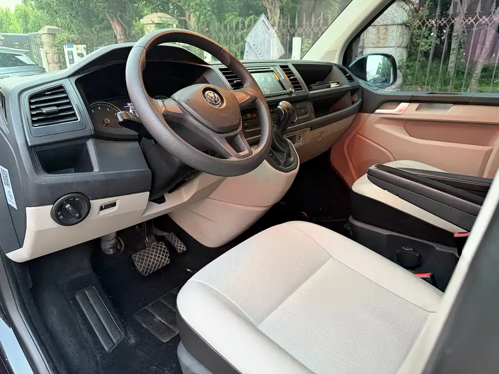 Volkswagen Caravelle — миниатюра 4