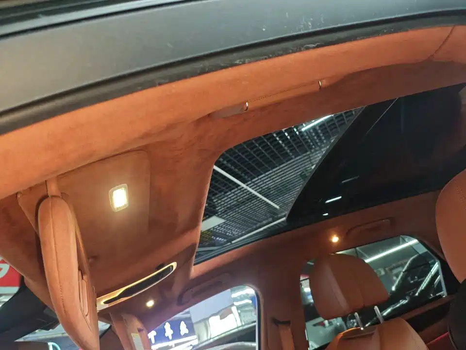 Bentley Bentayga PHEV — миниатюра 9
