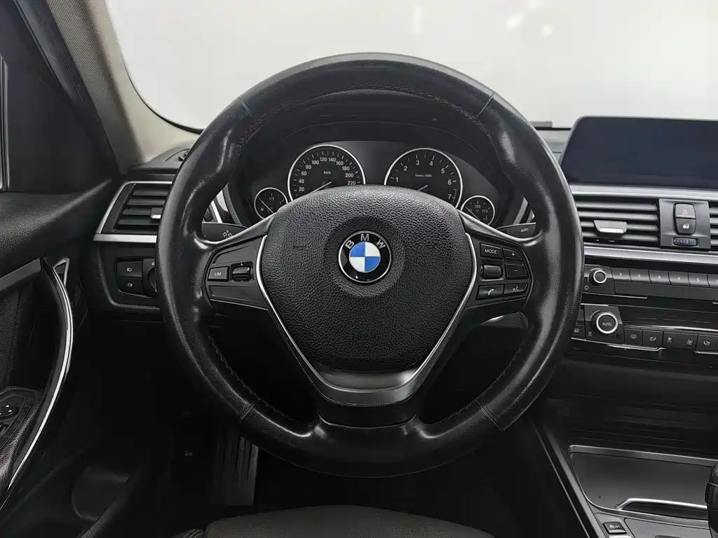 BMW 3 Series — миниатюра 11