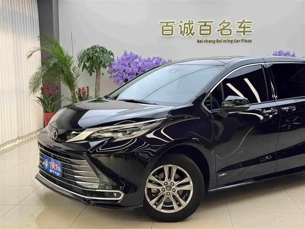 Toyota Sienna 2024 2.5L Luxury