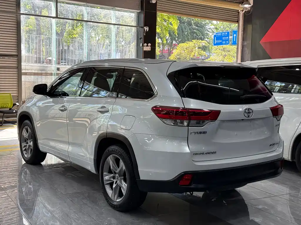 Toyota Highlander — миниатюра 5