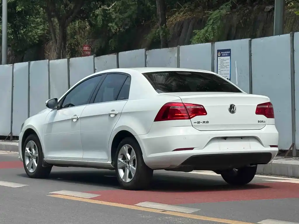 Volkswagen Bora — миниатюра 8