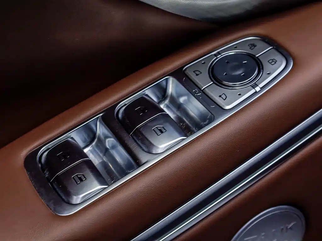 TANK TANK 700 NEW ENERGY