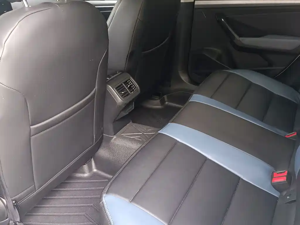 Volkswagen Lavida — миниатюра 4
