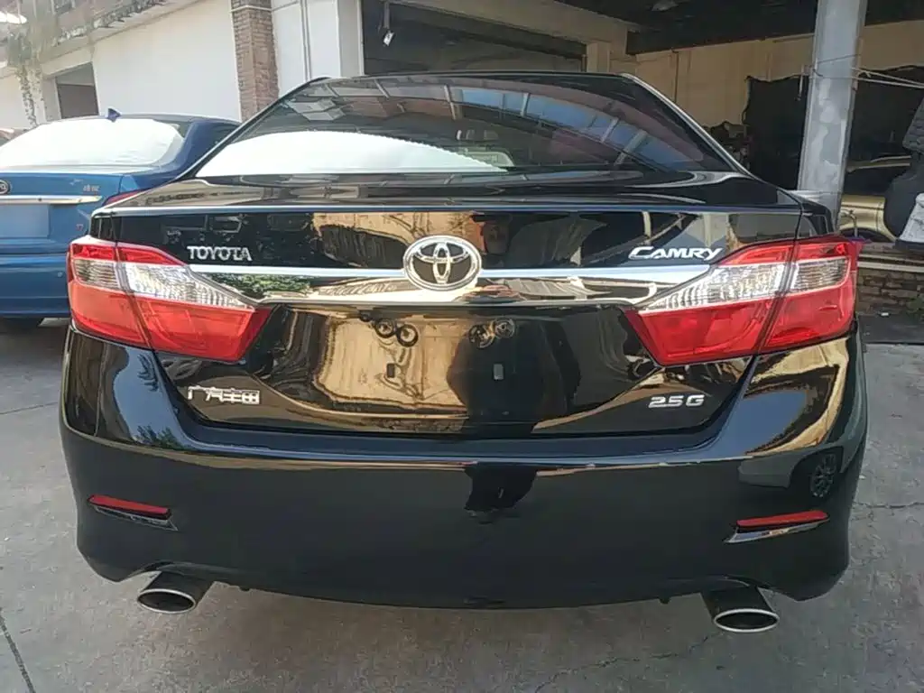 Toyota Camry — миниатюра 6