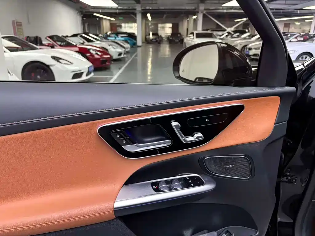 Mercedes-Benz GLC 2024 GLC 260 L 4MATIC 5 мест