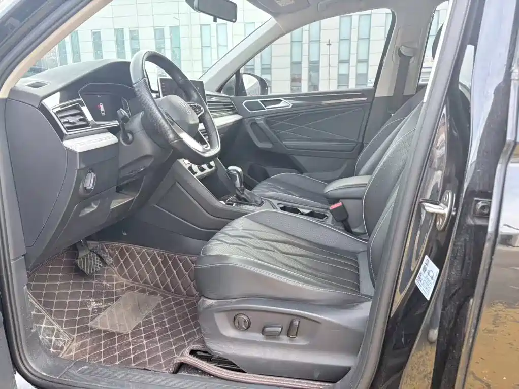 Volkswagen Tiguan L — миниатюра 12