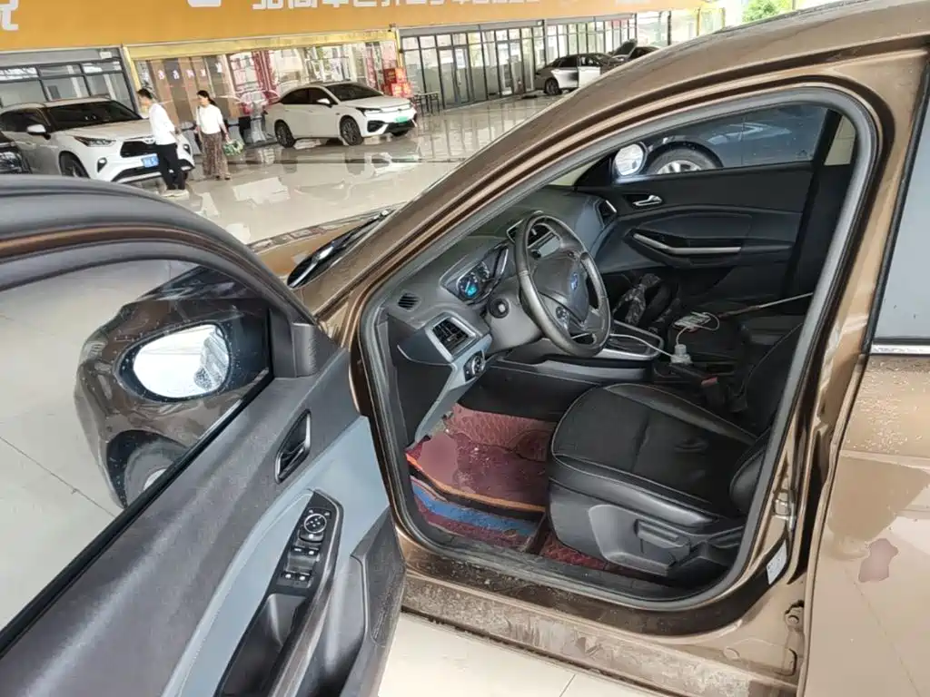 Ford Escort — миниатюра 16