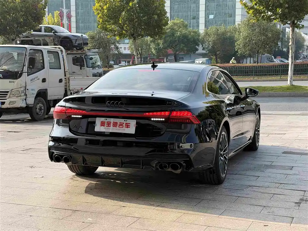 Audi A7L — миниатюра 7
