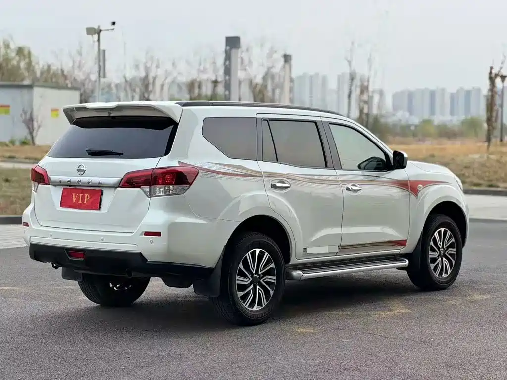 Nissan Terra — миниатюра 4