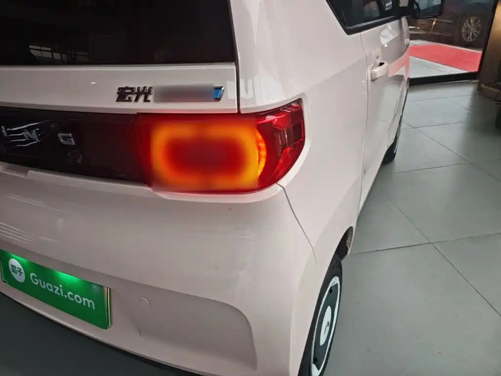 Wuling MINIEV — миниатюра 8