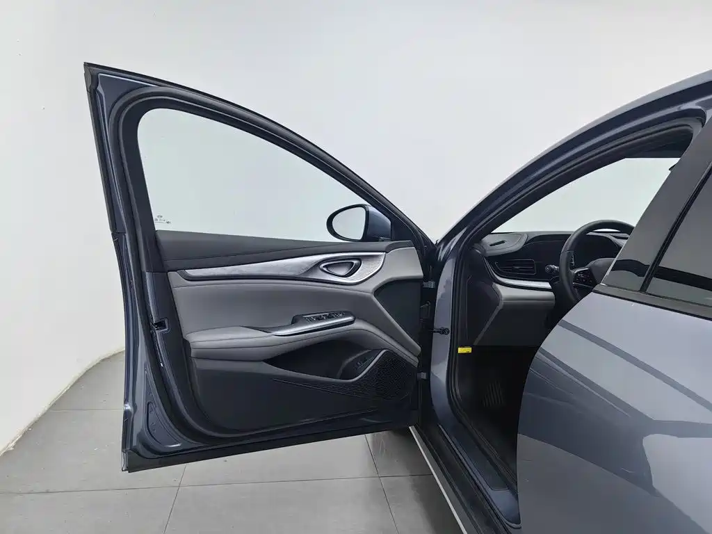 BYD Seal — миниатюра 8
