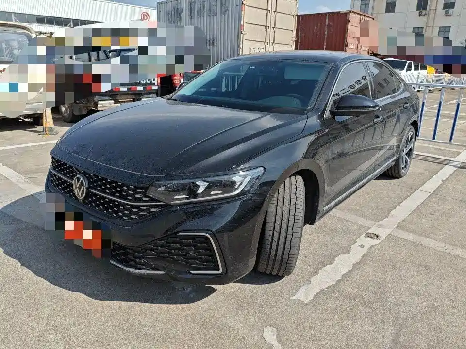 帕萨特 2025款 出众款 380TSI 星空龙腾版 2025