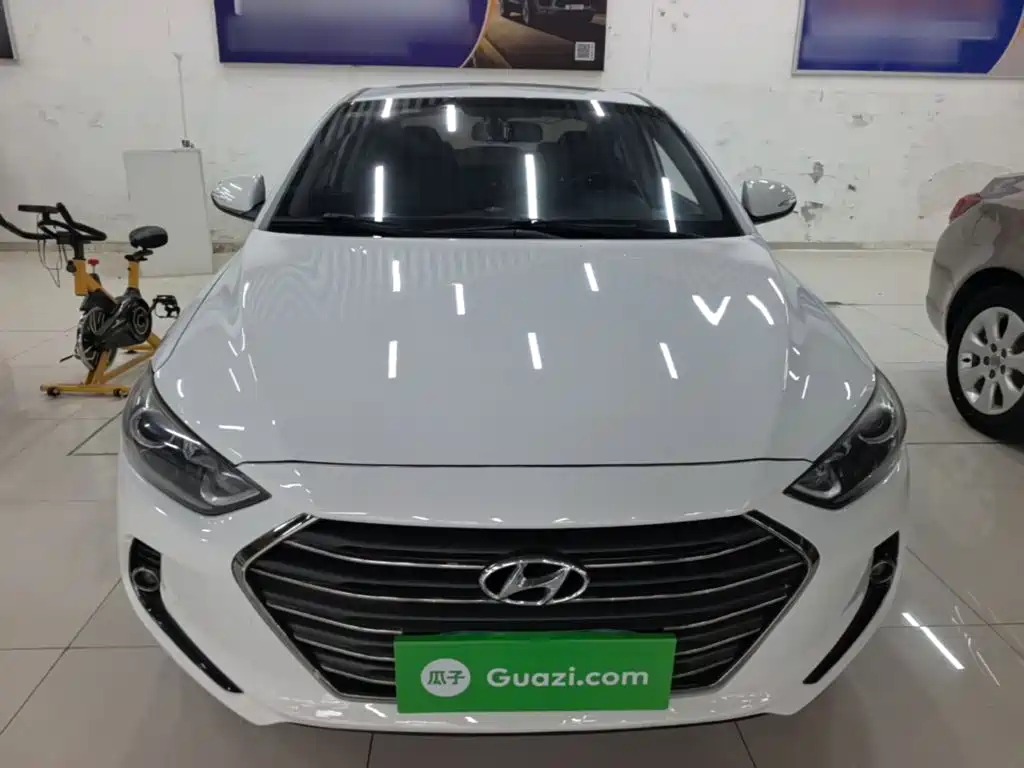 Hyundai Elantra — миниатюра 3