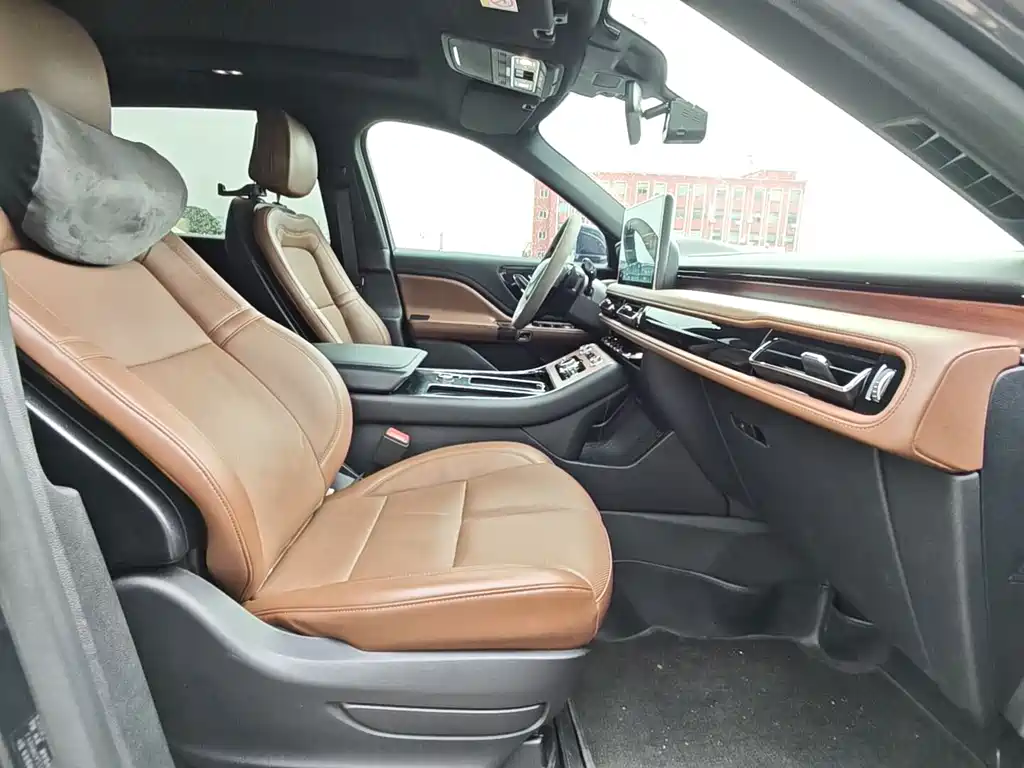 Lincoln Aviator — миниатюра 13