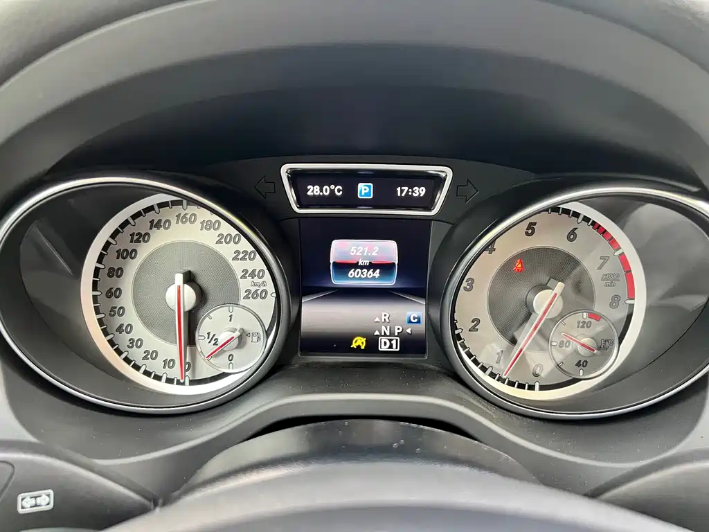 Mercedes-Benz GLA — миниатюра 12