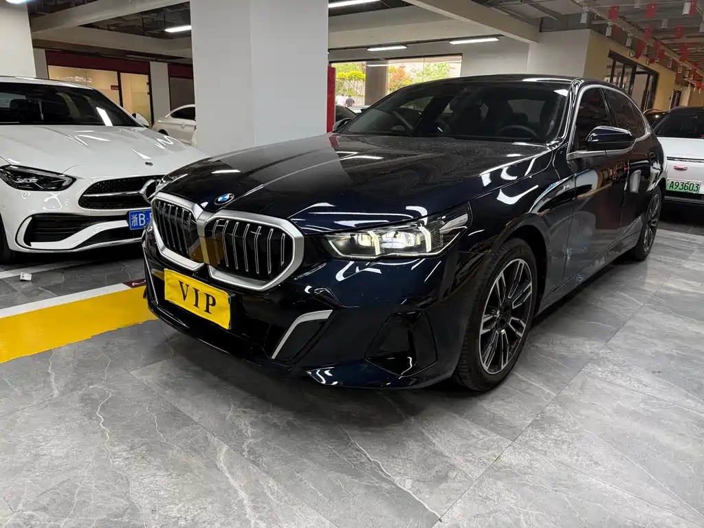 BMW 5 Series 2025