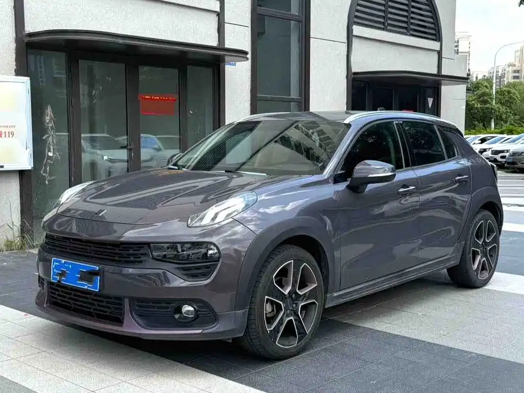 Lynk & Co 02