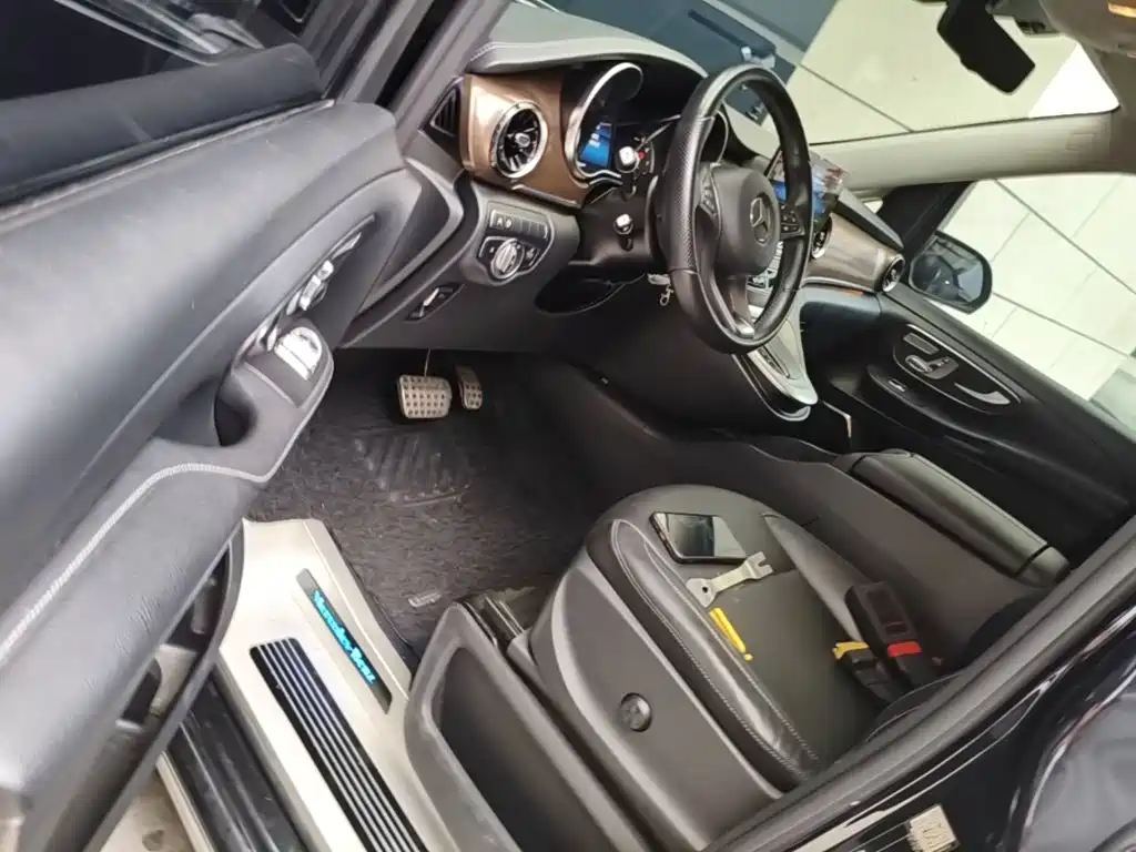 Mercedes-Benz V-Class — миниатюра 16