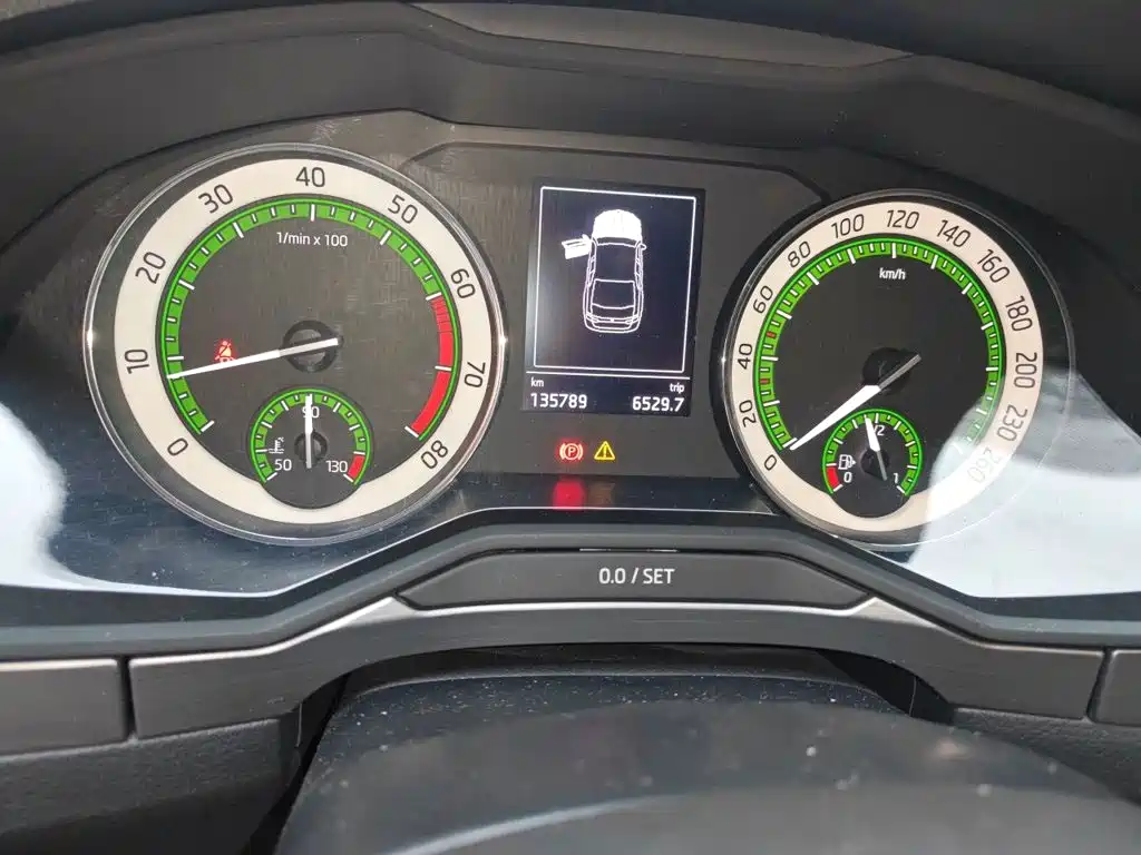Skoda Superb — миниатюра 8