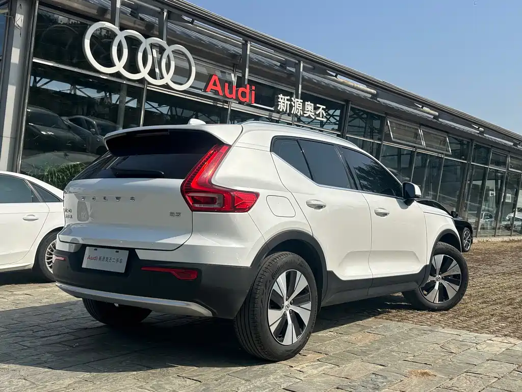Volvo XC40 — миниатюра 3