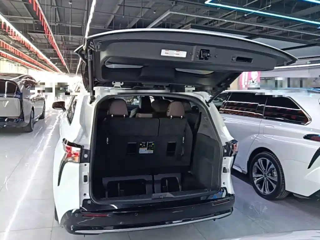 Toyota Sienna — миниатюра 19