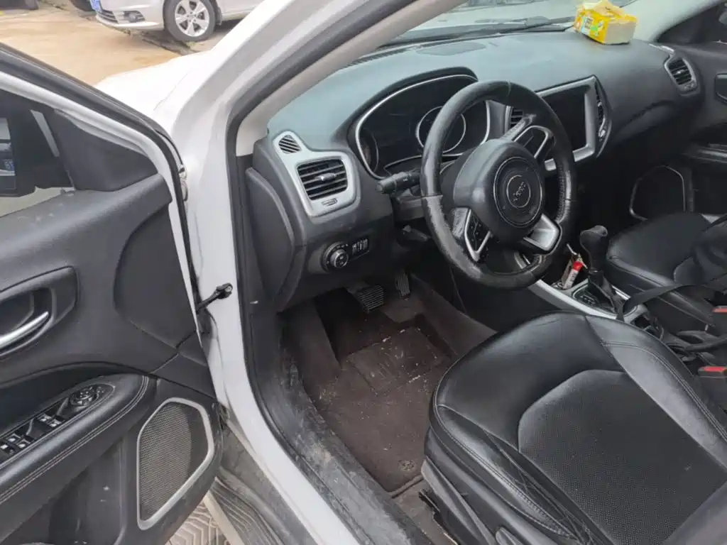 Jeep Compass — миниатюра 16