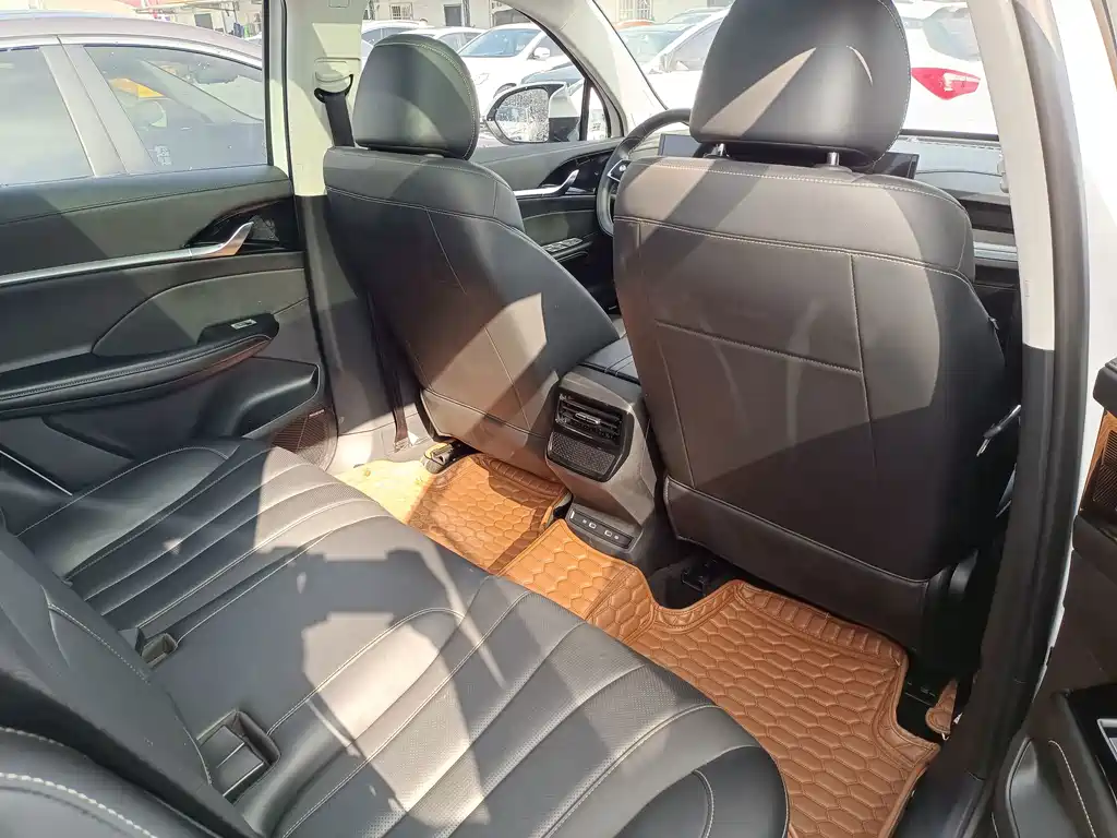 Roewe RX5 MAX — миниатюра 10