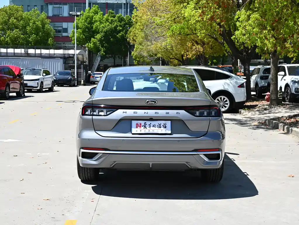 Ford Mondeo 2025 2.0T EcoBoost Luxury