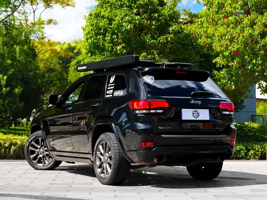 Jeep Grand Cherokee (Import) — миниатюра 13