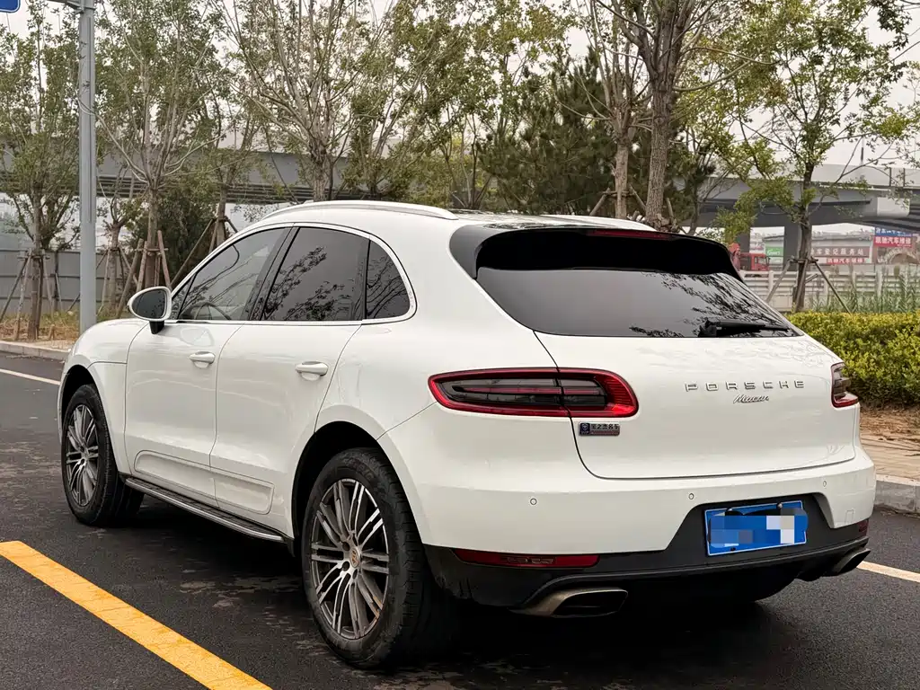 Porsche Macan — миниатюра 4
