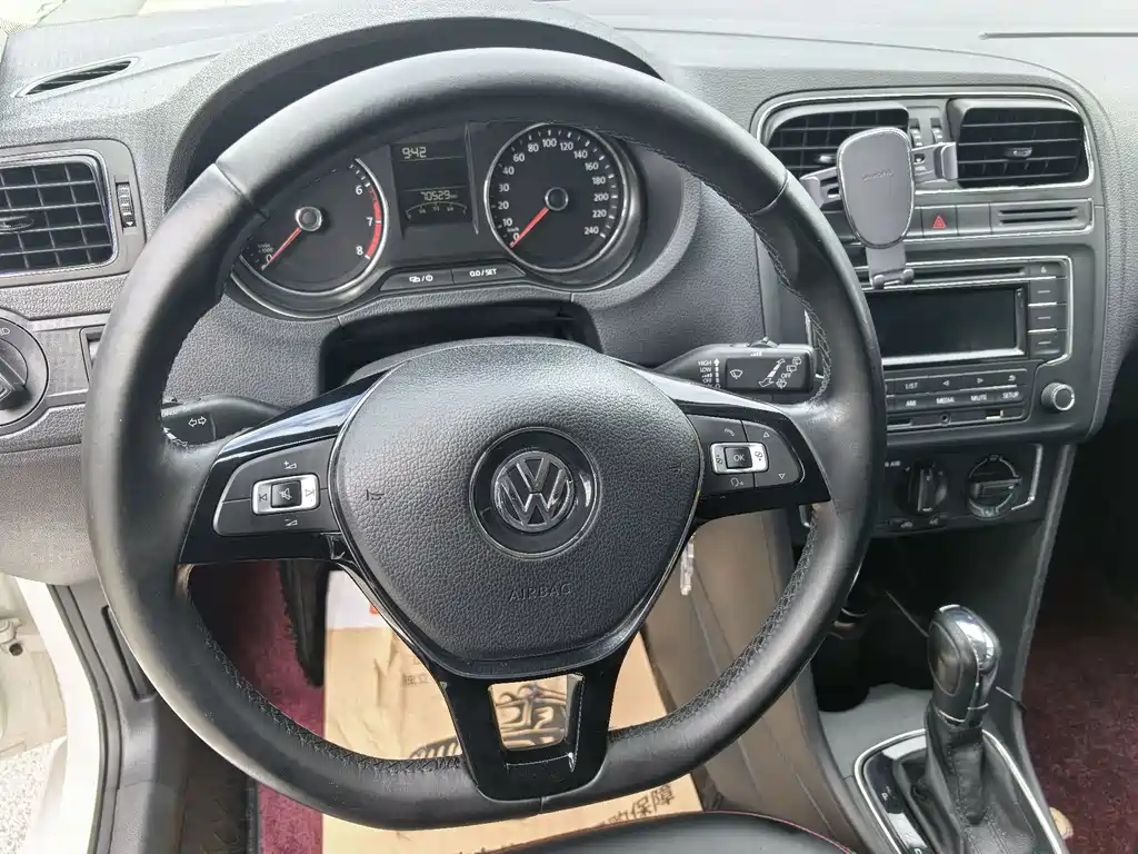 Volkswagen Polo — миниатюра 12