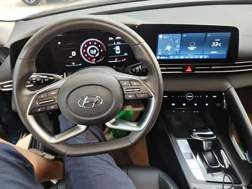 Hyundai Elantra — миниатюра 6