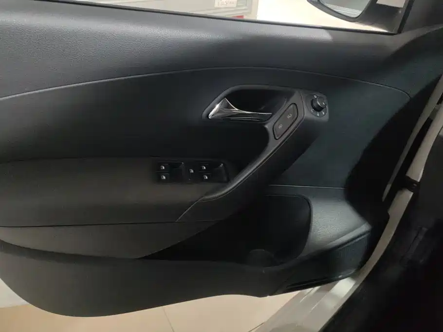 Volkswagen Polo — миниатюра 7