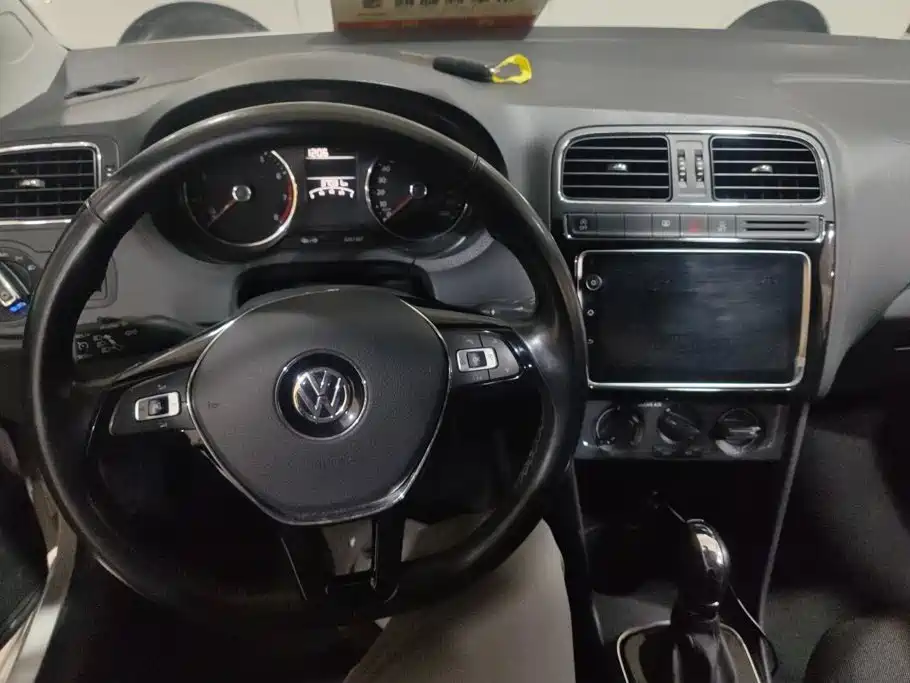 Volkswagen Polo — миниатюра 12