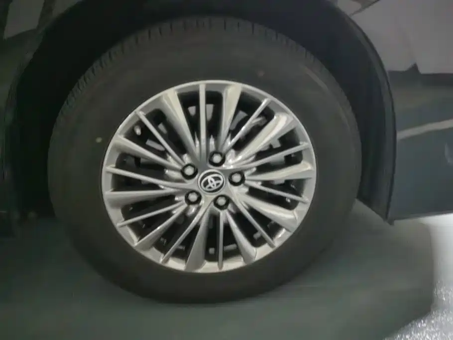 Toyota Vellfire — миниатюра 6