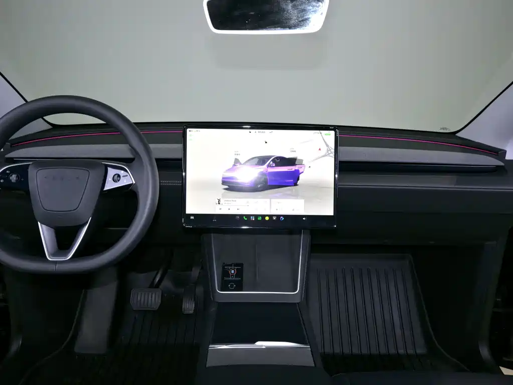 Tesla Model Y — миниатюра 7