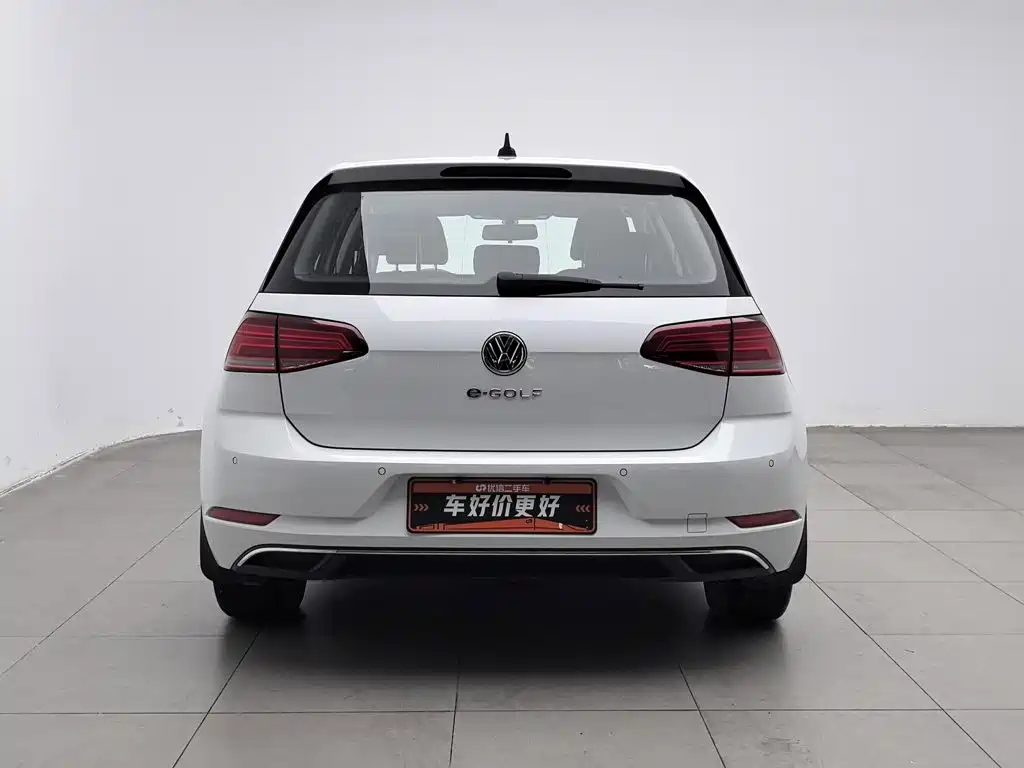 Volkswagen Golf EV — миниатюра 4