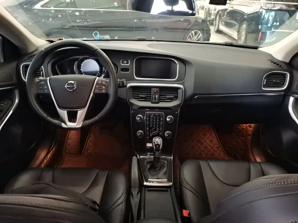 Volvo V40 — миниатюра 10
