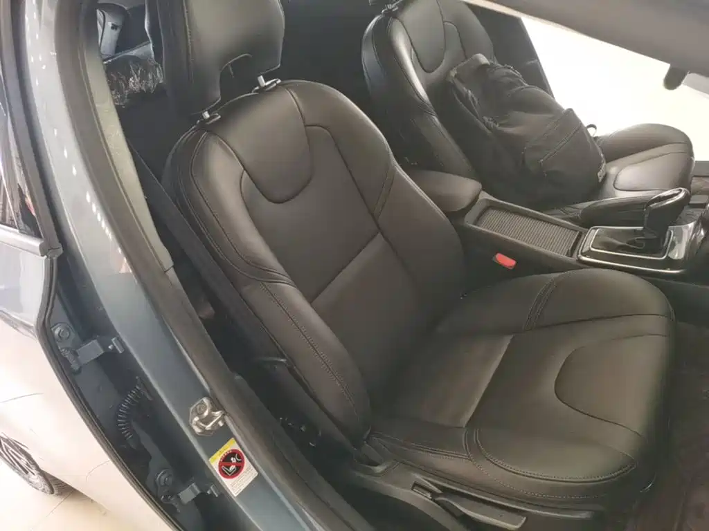 Volvo V40 — миниатюра 25