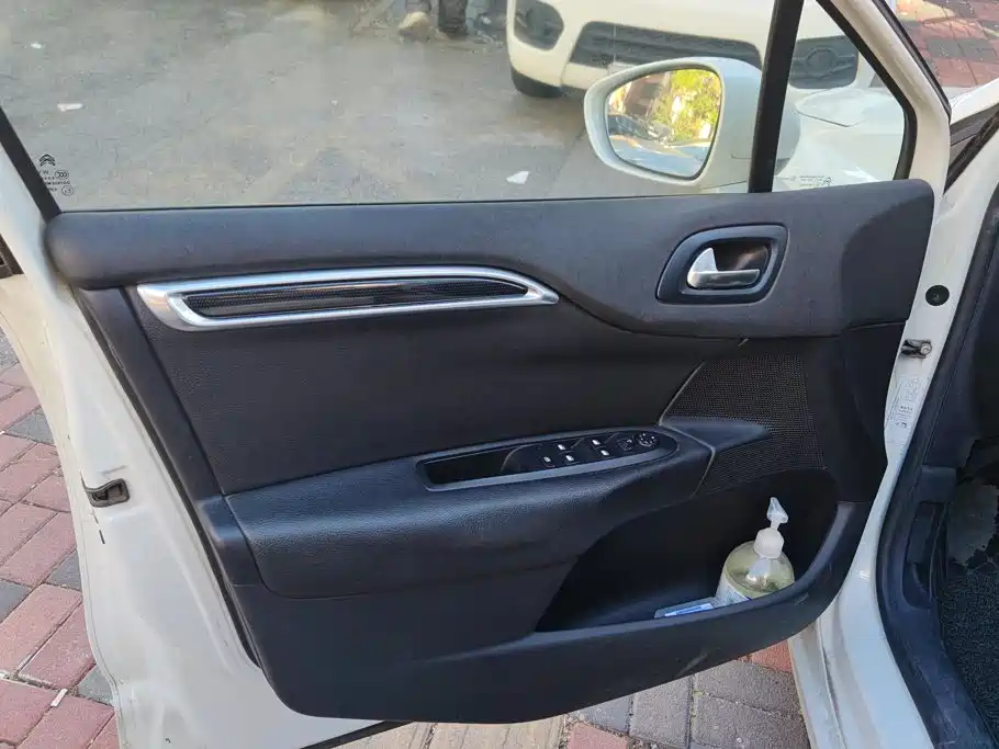 Citroen C4L — миниатюра 7