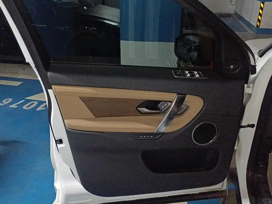 Land Rover Discovery Sport — миниатюра 6