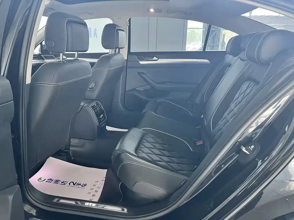 Volkswagen 迈腾 PHEV — миниатюра 18