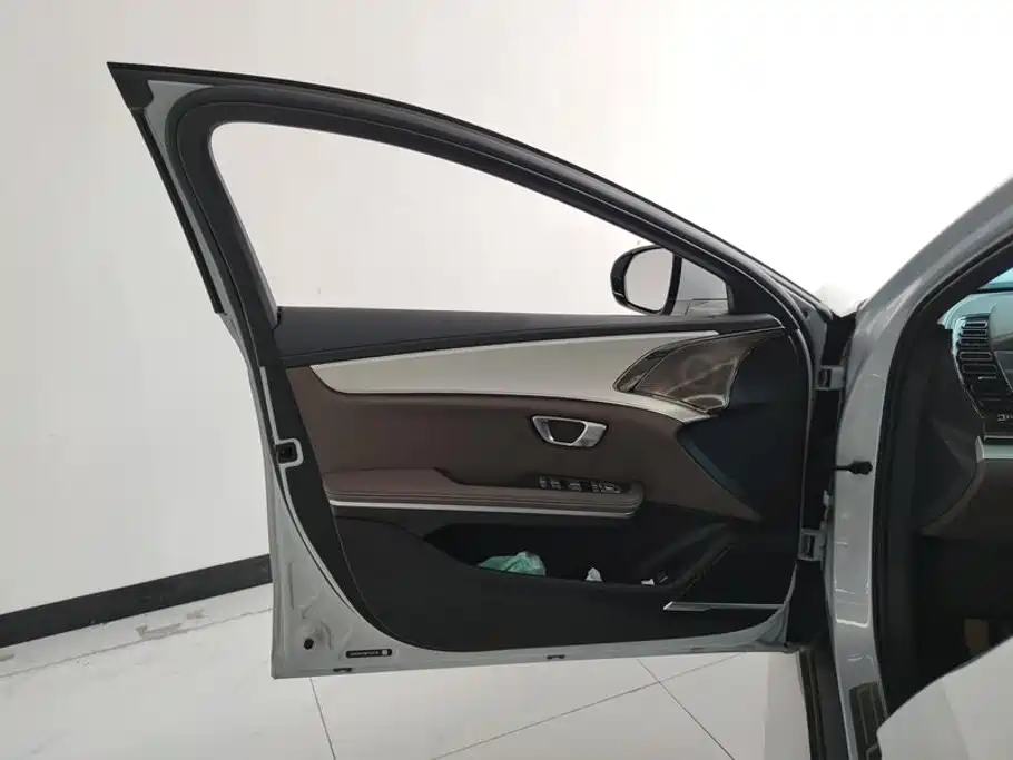 BYD Han — миниатюра 7