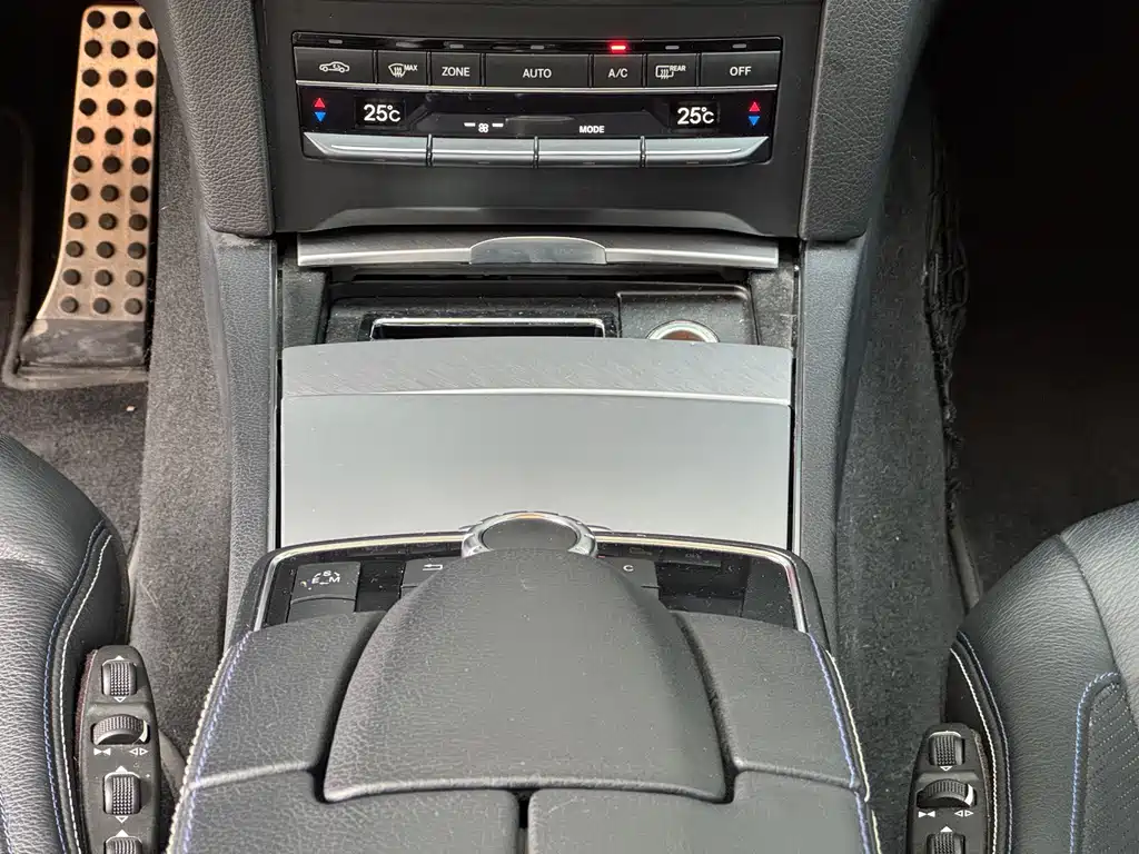 Mercedes-Benz E-Class (Import) — миниатюра 13